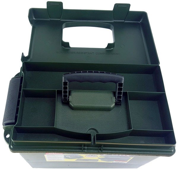 Внутренние отделы ящика MTM Sportsmen’s Plus Utility Dry Box 